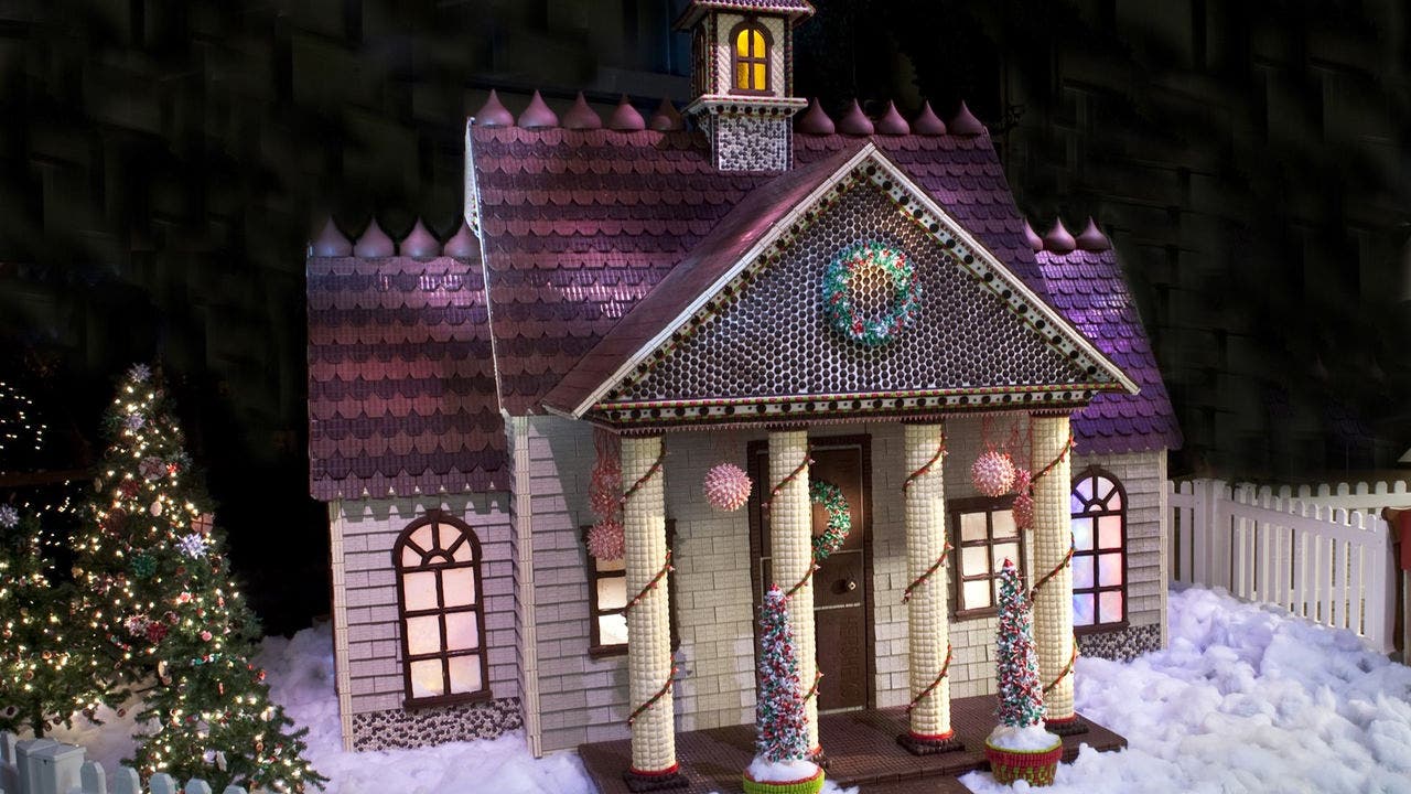 HERSHEY'S Holiday Chocolate House 2012