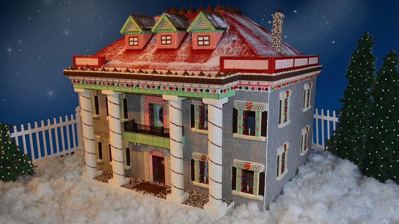 HERSHEY'S Holiday Chocolate House 2019