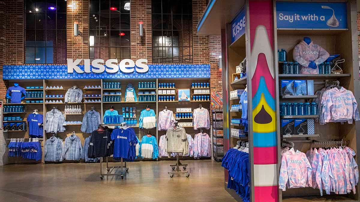 HERSHEY'S KISSES Chocolates retail display