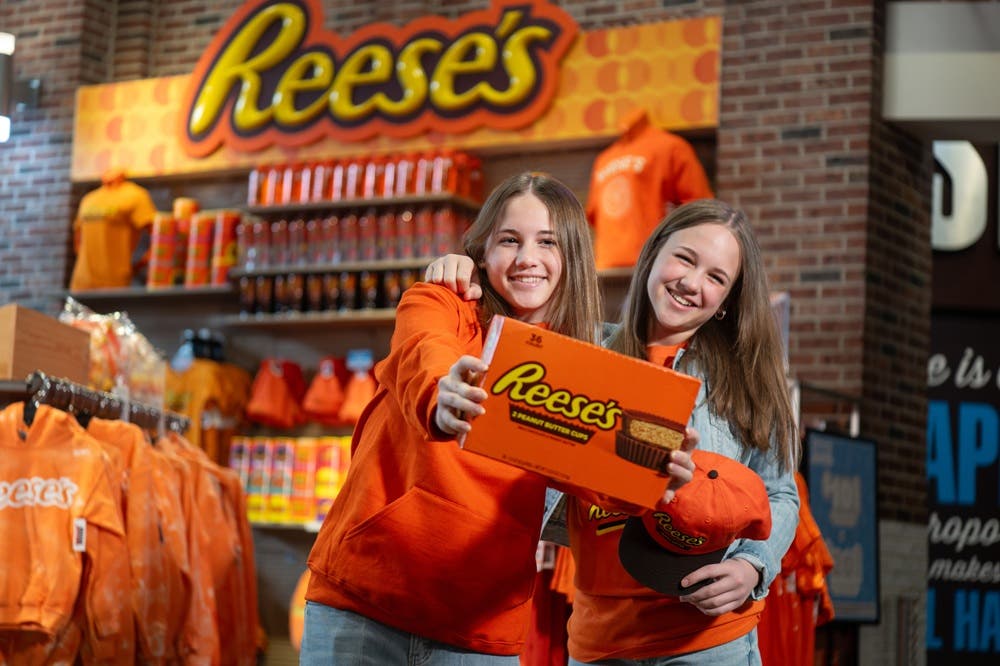 Girls with REESE'S Merch
