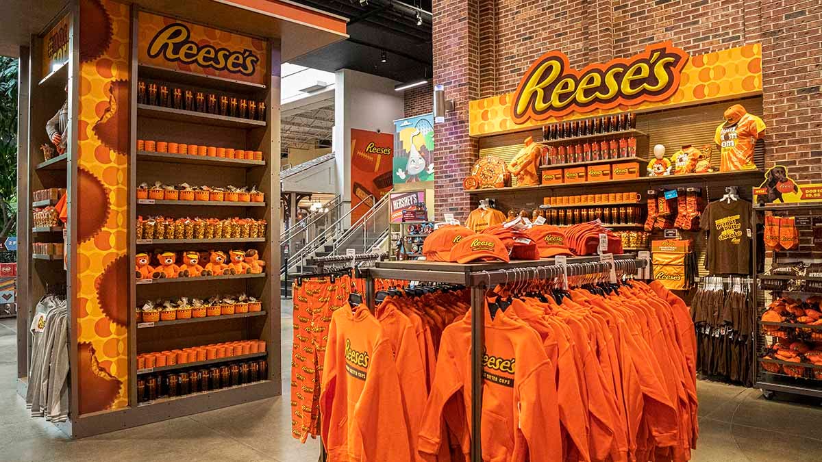 REESE'S Peanut Butter retail display