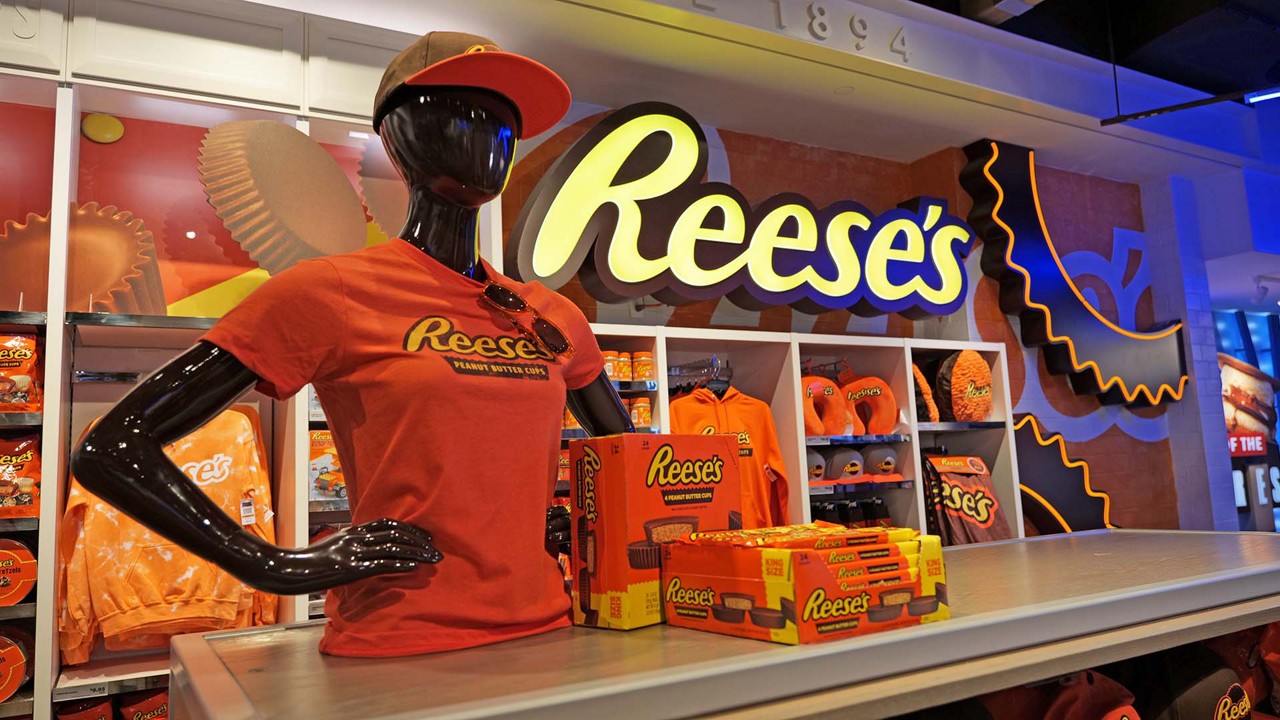 Times Square REESE'S Collection
