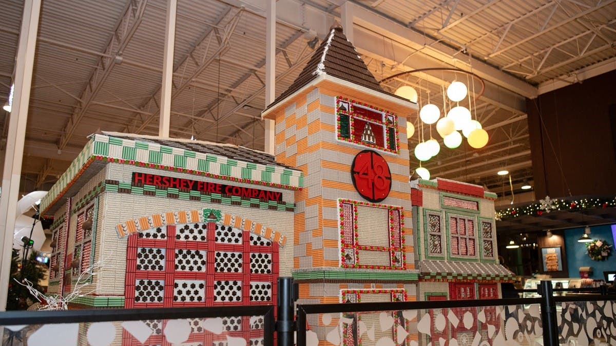 HERSHEY'S Holiday Chocolate House